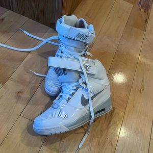 Nike Air Revolution Sky High